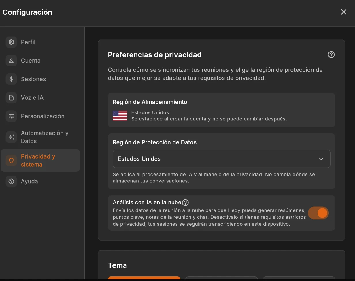 La pestaña «Privacidad y sistema» de la configuración de Hedy, con la «Región de Almacenamiento», la «Región de Protección de Datos» y el interruptor «Análisis con IA en la nube» activado